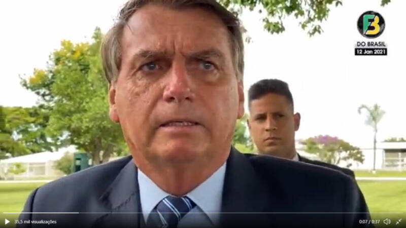 Atraso na compra de vacinas força Bolsonaro a cancelar cerimônia de início da imunização