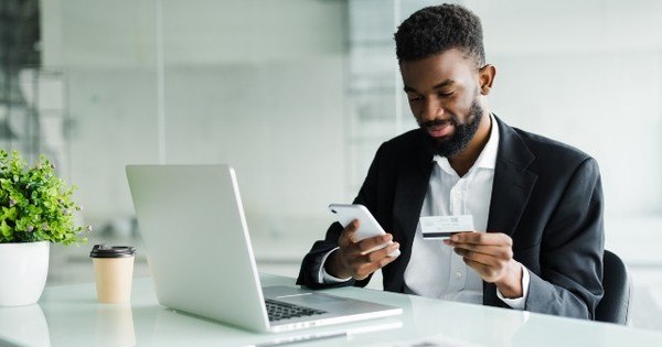 Saiba como controlar o dinheiro e organizar as contas pelo celular