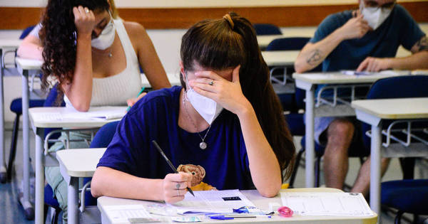 Se desistir da faculdade paga terei direito ao reembolso da matrícula?