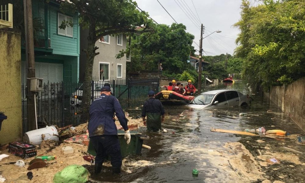  AO VIVO: ouça as informações sobre a inundação na Lagoa da Conceição