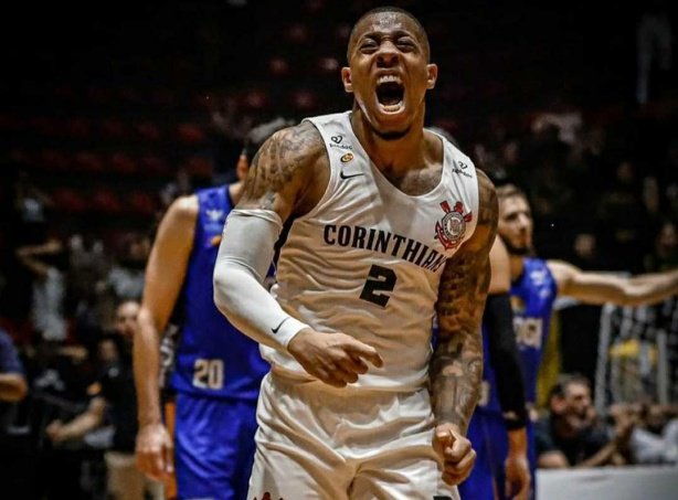 Fuller é eleito o melhor jogador da semana no NBB após se destacar pelo Corinthians