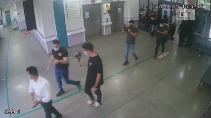 Deputados provocam aglomeração em hospital em meio à pandemia