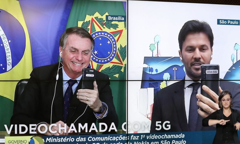  Presidente Jair Bolsonaro faz 1ª videochamada em 5G