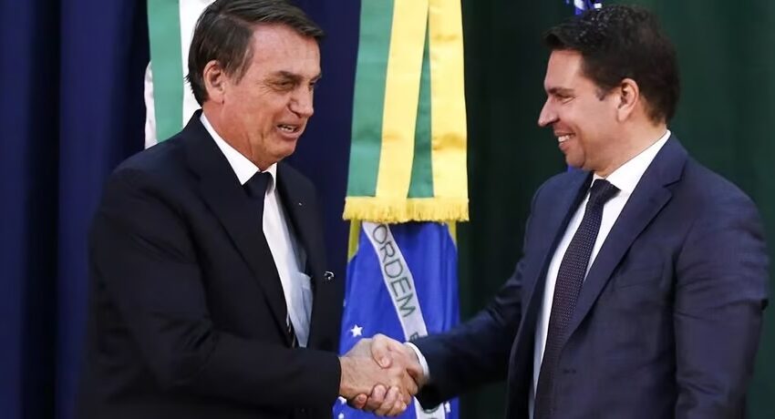  Bolsonaro lança Alexandre Ramagem como pré-candidato à prefeitura do Rio