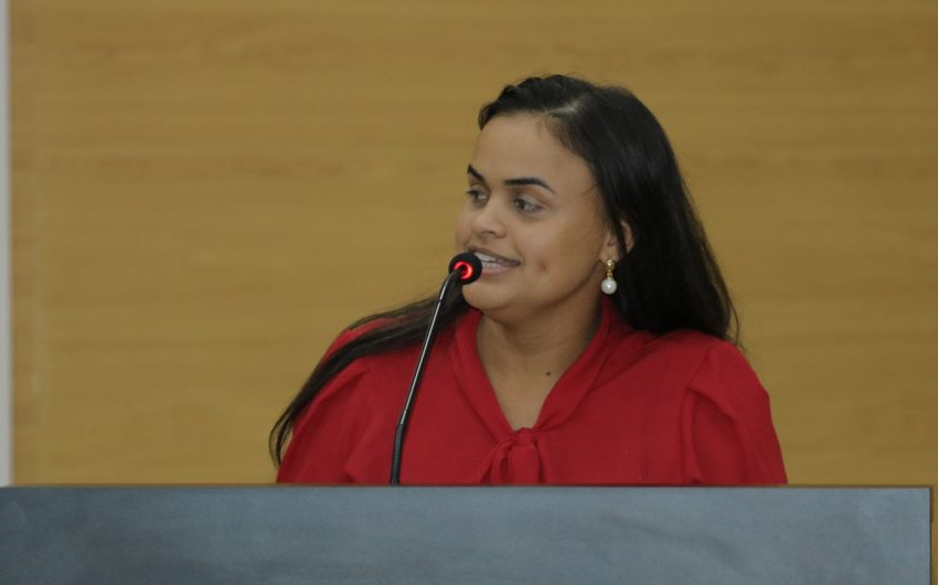  Dra. Taíssa comemora aprovação do projeto de lei de sua autoria que garante permanência de Escolas Cívico-Militares em Rondônia