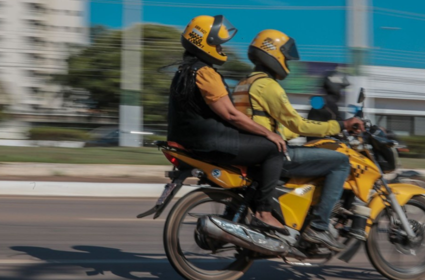  Pedro Fernandes comemora vigência da lei que favorece maioria dos motociclistas e motoristas de aplicativos