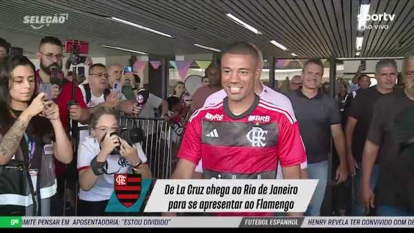  De La Cruz chega ao Rio e diz que escolheu Flamengo tendo outras ofertas: “Tinha muita gana de vir”