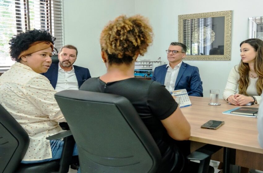  Deputada Sílvia Cristina defende ampliação dos serviços de reabilitação, durante reunião com prefeito da capital