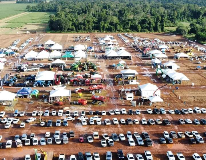  Deputado Ezequiel Neiva Parabeniza a Primeira Feira de Negócios do Município de Cerejeiras