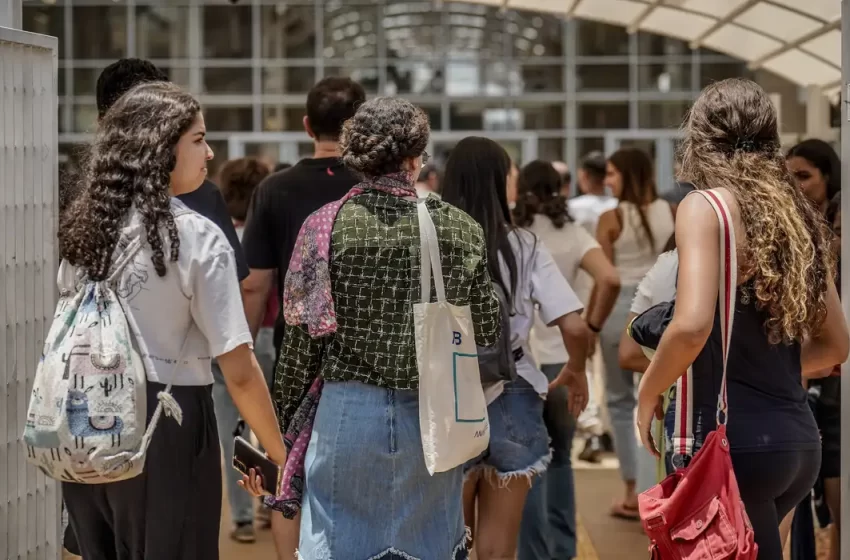  Enem: prazo para solicitar isenção da taxa de inscrição começa hoje