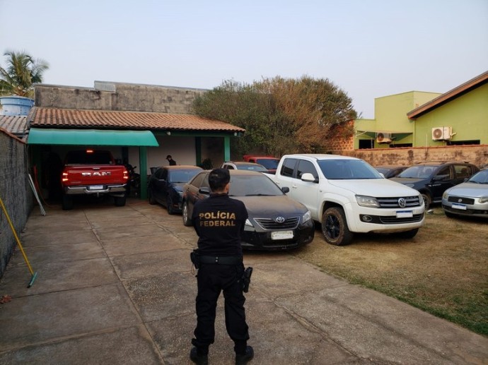  PF apreende 15 veículos em operação contra o tráfico em Rondônia