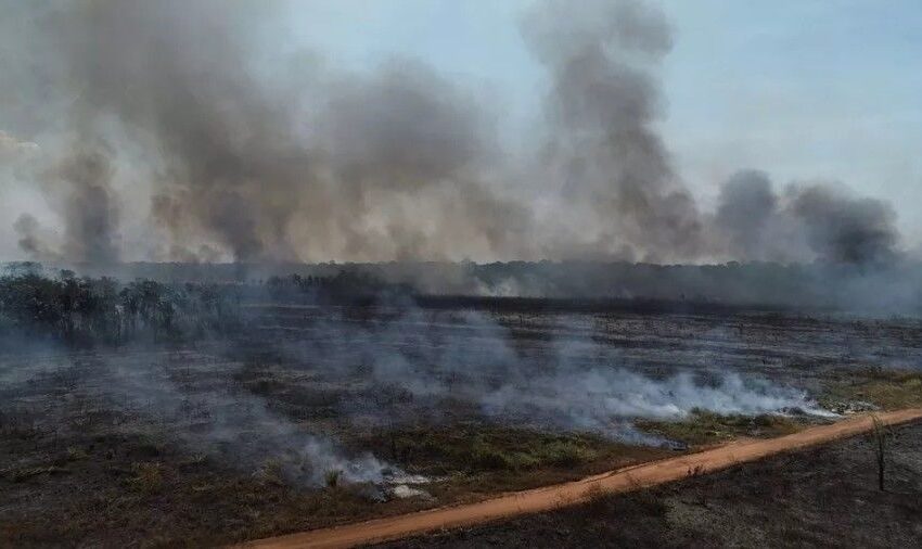  O Aeroporto de Porto Velho está fechado para pousos e decolagens devido à fumaça; quatro voos foram desviados