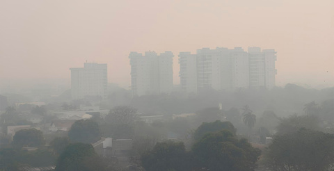  Jaru: Céu Coberto de Fumaça Alarma Moradores e Aumenta Casos de Problemas Respiratórios