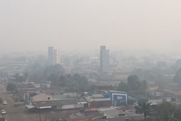  Em um mês, mais de 40 voos foram cancelados em Rondônia por causa da fumaça