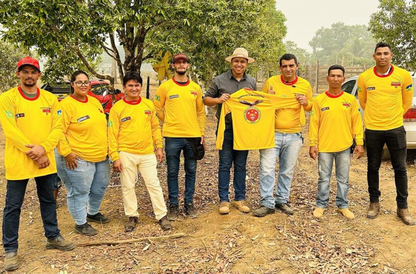  Deputado Pedro Fernandes entrega 20 fardamentos para Brigada Voluntária de Campo Novo de Rondônia