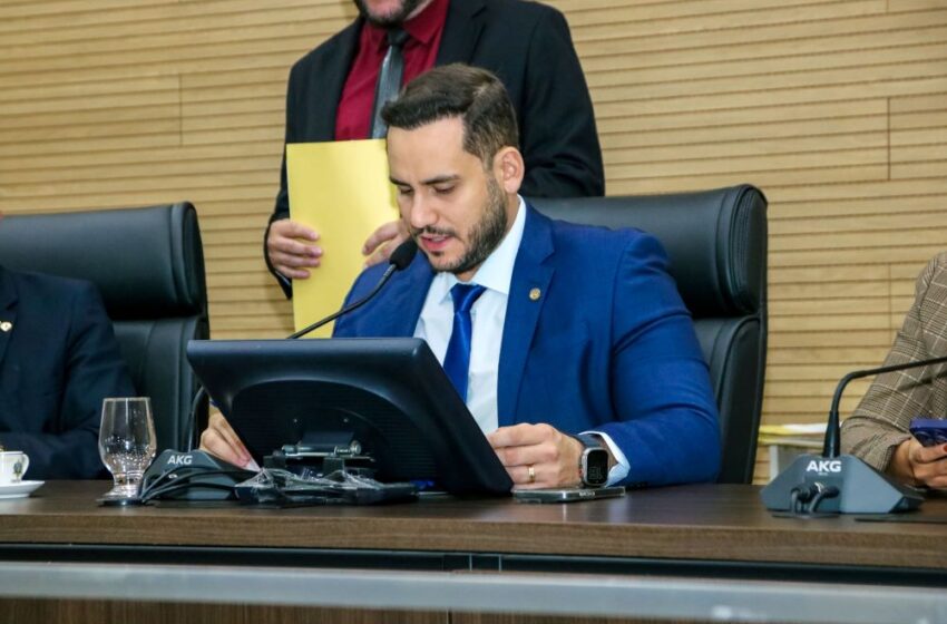  Affonso Cândido propõe horário cívico nas escolas de Rondônia