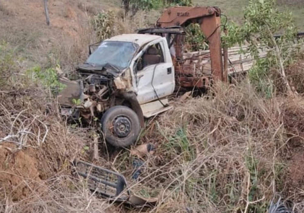 Grave Acidente na RO-133 Envolvendo Caminhão Munck de Jaru, deixa uma Vítima Fatal