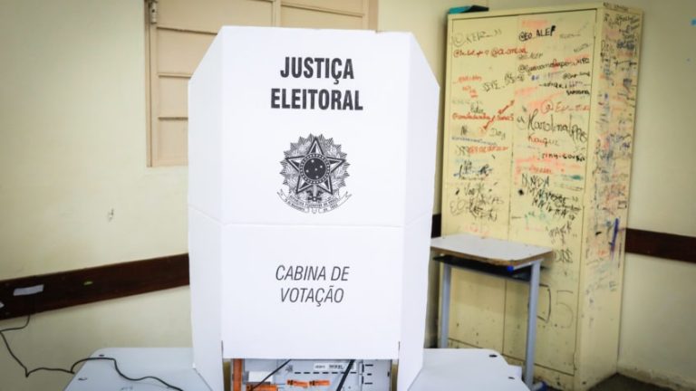  veja o que é obrigatório levar para a votação, como consultar o local da sessão e horários