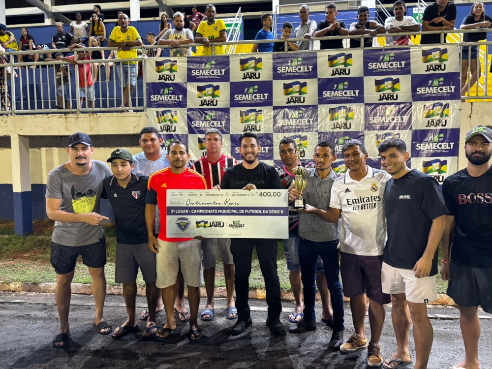 Galo da Serra é o campeão da série A do Campeonato Municipal de Futebol de Campo em Jaru; e os Colírios pela série B