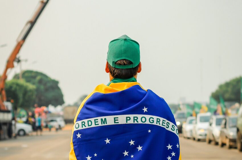  Deputado Delegado Camargo Destaca seu Orgulho Pela Bandeira Brasileira