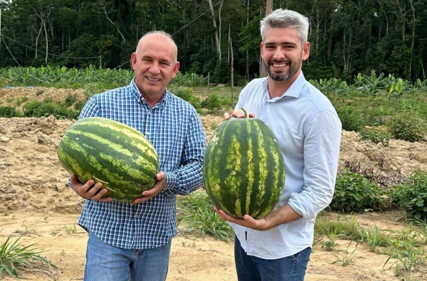  Ezequiel Neiva impulsiona setor produtivo com a entrega de 1394 toneladas de calcário em Machadinho do Oeste