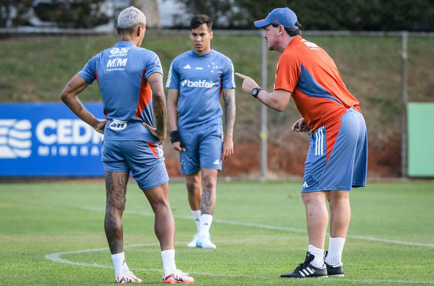  À espera de Fabrício Bruno para exames, Cruzeiro recebe Bolasie e Matheus Pereira nos EUA