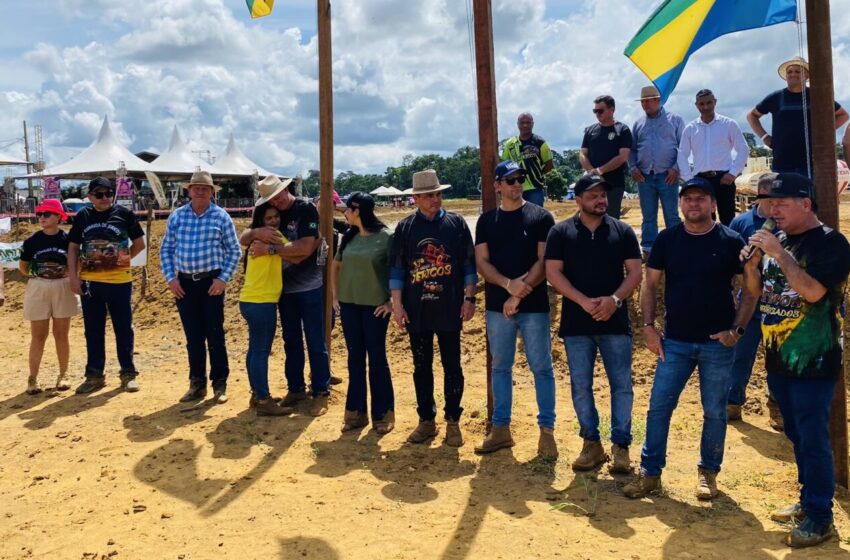  Pedro Fernandes prestigia a 17ª Corrida Nacional de Jericos Motorizados em Alto Paraíso