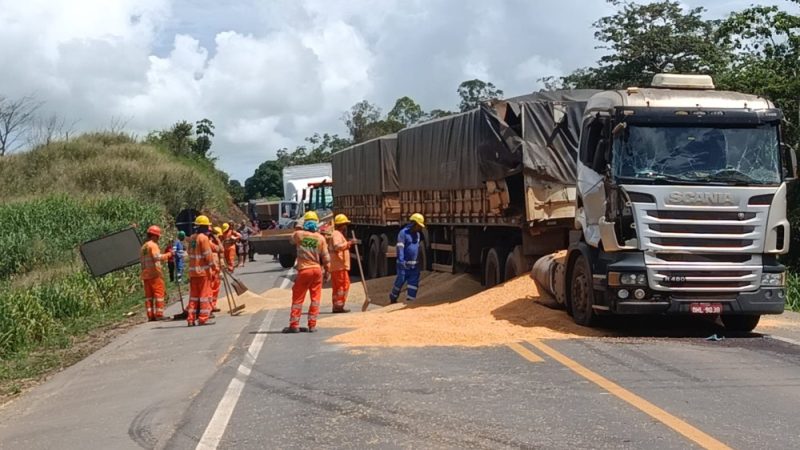 Jaru: Acidente entre trânsitos é registrado no sistema de “Pare e Siga” na BR-364