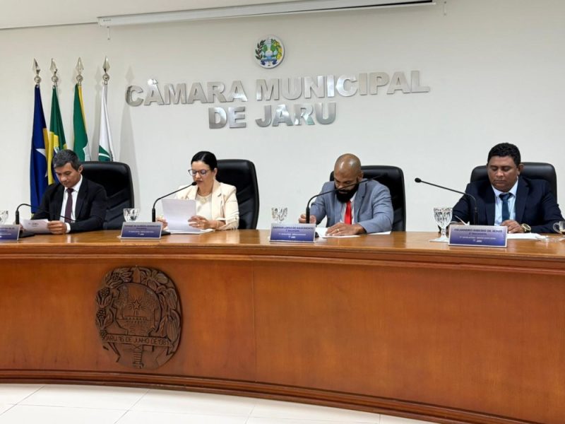 Câmara aprova projetos que fortalecem assistência social, inclusão e organização urbana durante a 8ª Sessão Extraordinária