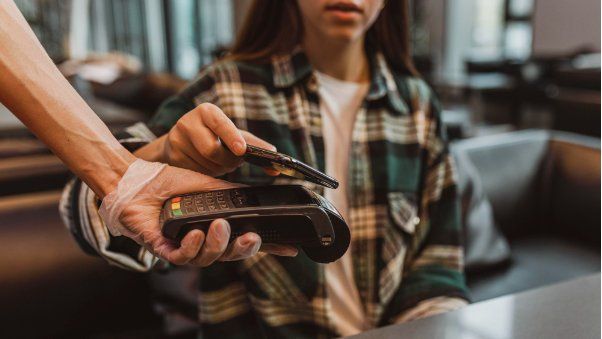 Terminal de pagamento para negócios e aumento de vendas