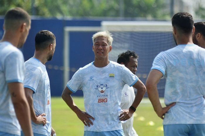 Kesan Pertama Gelandang Jepang Ikut Latihan de Persib Bandung