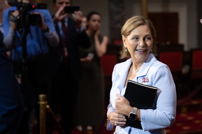 Darline Graham está considerando concorrer à cadeira de seu irmão no Senado na Carolina do Sul