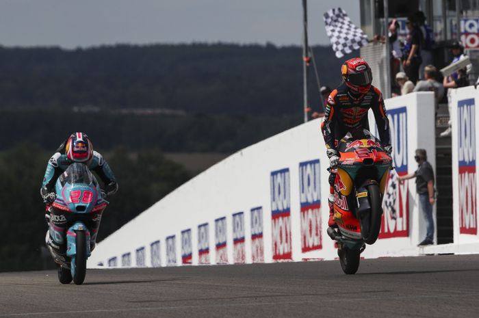 Digertak Veda di Awal Moto3 2026 Bikin Uriarte Marah-marah, Puncak Emosi Didikan Mantan Manajer Marquez Pecah di GP Italia
