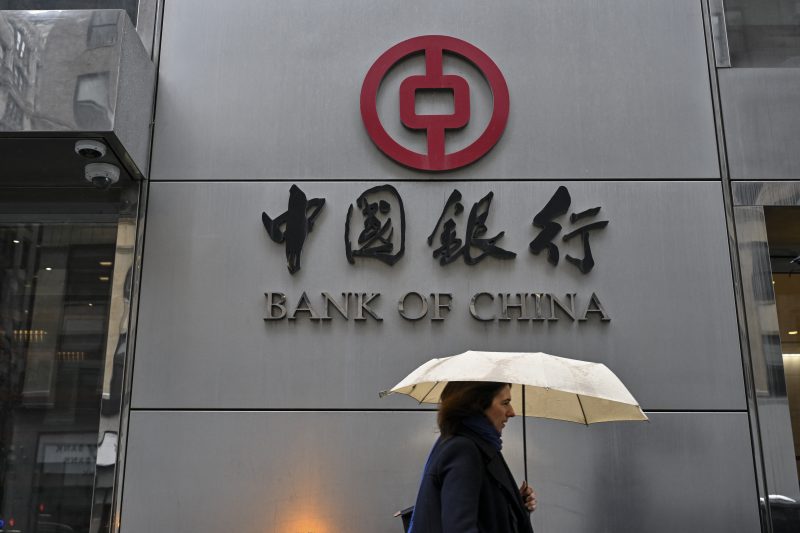 Lawmakers press Treasury to target Chinese banks over Iran
