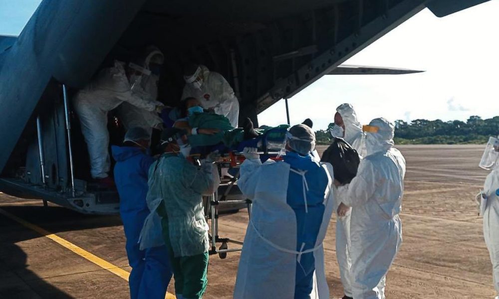  Pacientes com covid-19 são transferidos de Rondônia para Curitiba