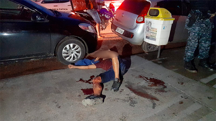 Policial aposentado reage a assalto em joalheria e atira em criminoso na zona leste