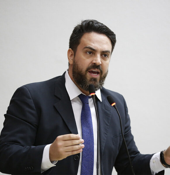 Governador Marcos Rocha cumpre acordo e nomeia Léo Moraes para o Detran
