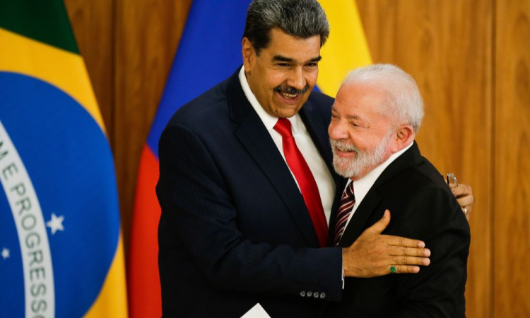  Lula terá encontro paralelo com Maduro em Belém