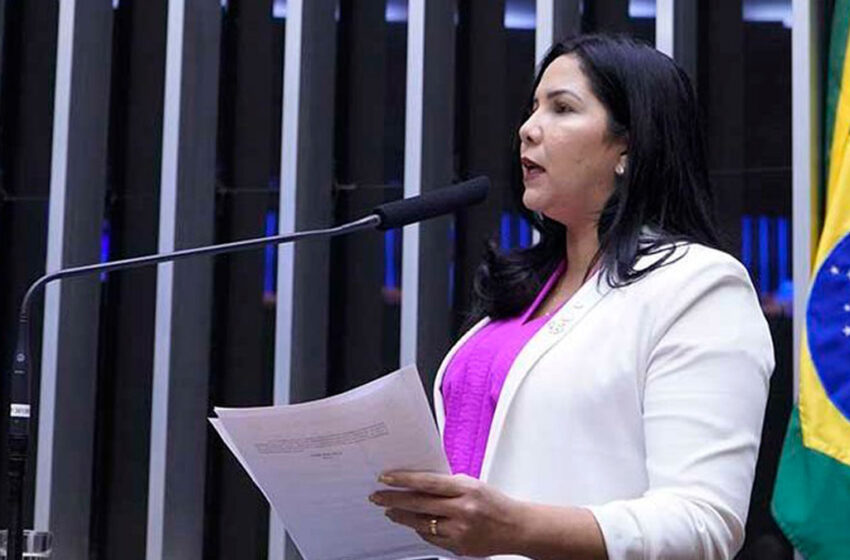  Deputada Cristiane Lopes busca sustar a obrigatoriedade da vacina contra a COVID-19 em bebês e crianças