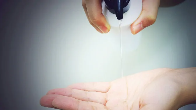 Blefarite: shampoo com óleo de melaleuca ou sem?