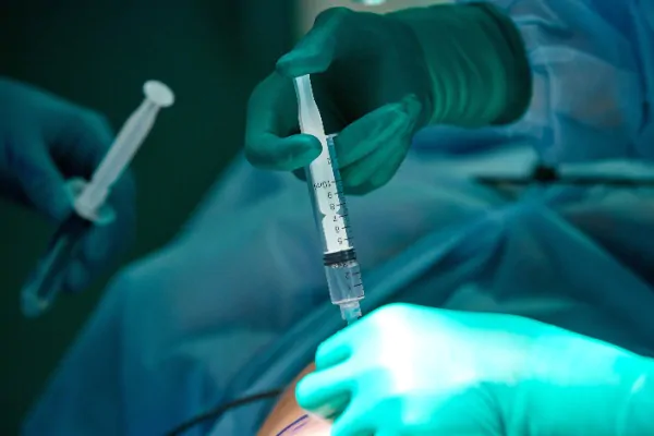 Uso de emulsão lipídica na intoxicação por anestésicos locais