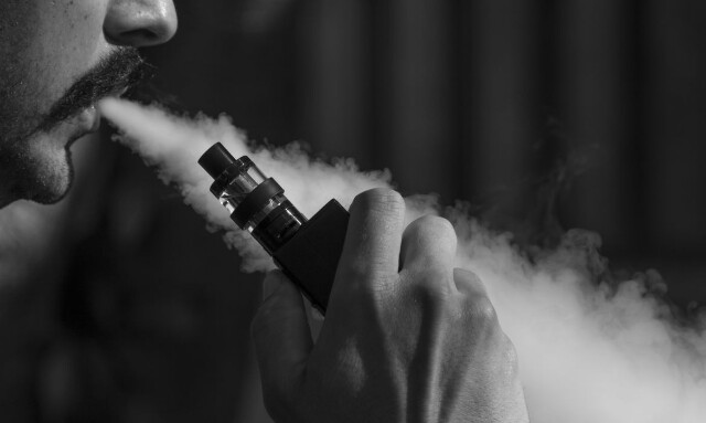 Anvisa mantém autorização de cigarros eletrônicos no país