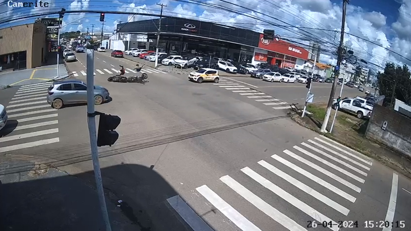 Vídeo: instruções entre motos deixa pilotos gravemente feridos