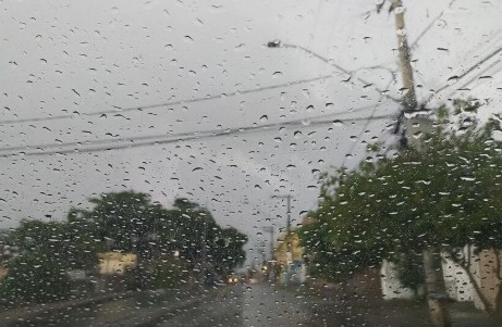  Chuva e Ventos Fortes: Alerta Laranja em Jaru e Instabilidade em Rondônia Nesta Quarta-feira (19)