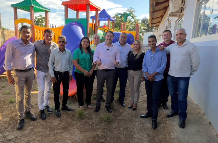  Deputado Alex Redano vistoria emenda de R$ 500 mil para playground ecológico em Machadinho