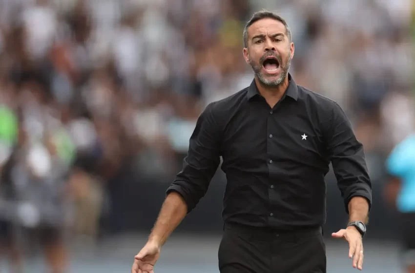  Técnico português Artur Jorge deixa o comando do Botafogo