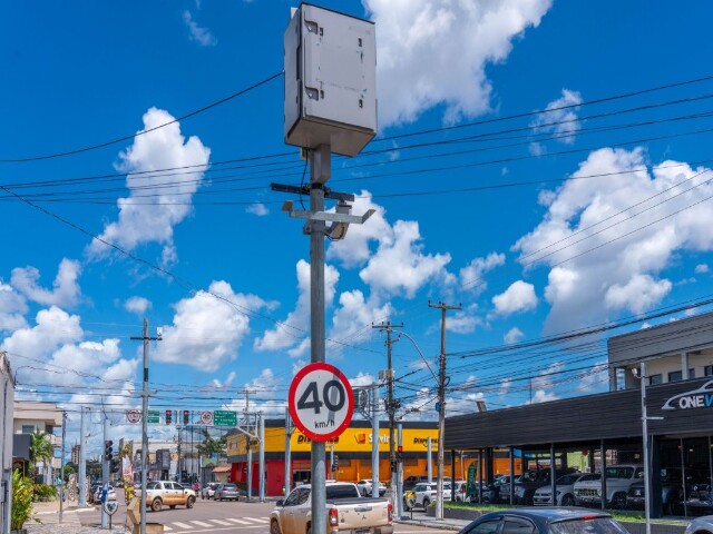 Prefeitura promove aça de conscientização de motoristas antes de reativar radares