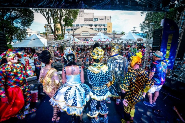 Confira uma ação programada dos blocos carnavalescos e Alteração no itinerário dos ônibus sem final de semana