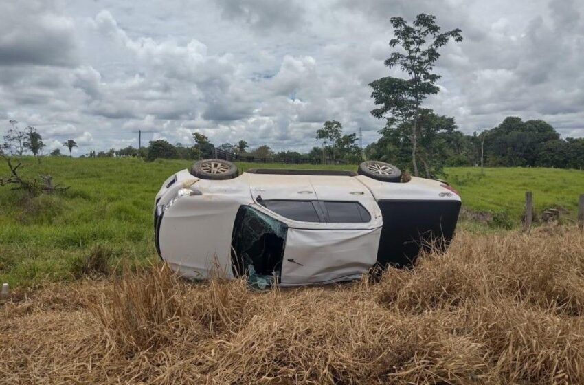  Caminhonete de Comércio de Jaru Capota em Acidente na Zona Rural de Theobroma