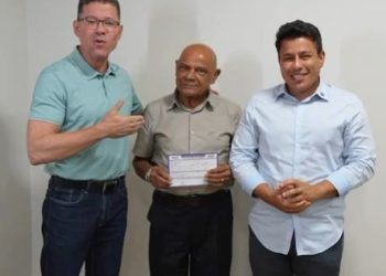 Pastor Evanildo assina ficha de filiação no PSD com aval de Rocha e Fúria para concorrer à Câmara Federal Grupo liderado pelo deputado estadual Marcelo Cruz fecha aliança com o governador Marcos Rocha